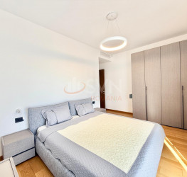 Apartament, 4 rooms with underground parking included Bucuresti/Primaverii