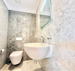 Apartament, 4 rooms with underground parking included Bucuresti/Primaverii