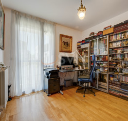 Apartament, 4 rooms with underground parking included Bucuresti/Sisesti