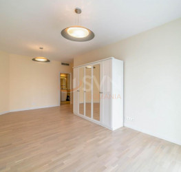 Apartament, 4 rooms with underground parking included Bucuresti/Aviatorilor