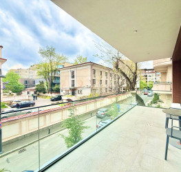 Apartament, 4 rooms with underground parking included Bucuresti/Primaverii