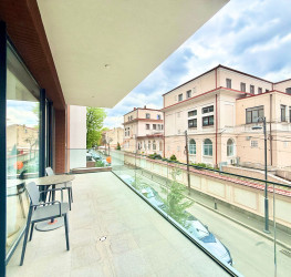 Apartament, 4 rooms with underground parking included Bucuresti/Primaverii