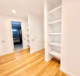 Apartament, 4 rooms with underground parking included Bucuresti/Primaverii