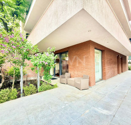 Apartament, 4 rooms with underground parking included Bucuresti/Primaverii