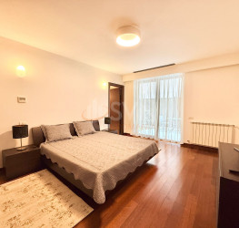 Apartament, 4 rooms with underground parking included Bucuresti/Primaverii