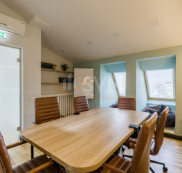 Apartament, 4 rooms with underground parking included Bucuresti/Primaverii