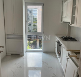 Apartament, 4 rooms with underground parking included Bucuresti/Baneasa