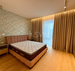 Apartament, 4 rooms with underground parking included Bucuresti/Pipera