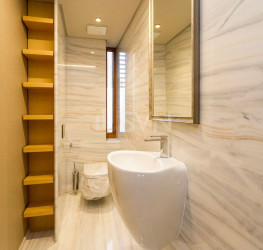 Apartament, 4 rooms with underground parking included Bucuresti/Primaverii