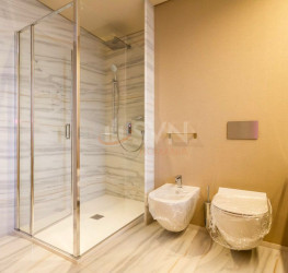 Apartament, 4 rooms with underground parking included Bucuresti/Primaverii