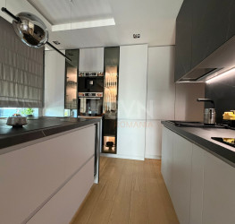 Apartament, 4 rooms with underground parking included Bucuresti/Pipera