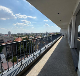 Apartament, 4 rooms with underground parking included Bucuresti/Dacia