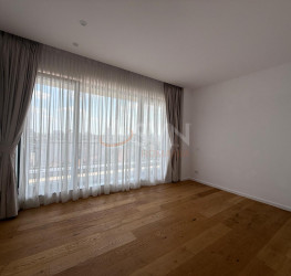 Apartament, 4 rooms with underground parking included Bucuresti/Dacia
