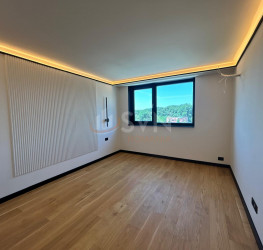 Apartament, 4 rooms with underground parking included Bucuresti/Pipera