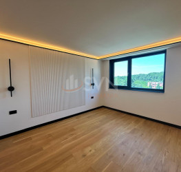 Apartament, 4 rooms with underground parking included Bucuresti/Pipera