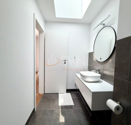 Apartament, 4 rooms with underground parking included Bucuresti/Pipera