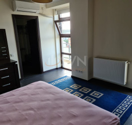 Apartament, 4 rooms with underground parking included Bucuresti/Pipera