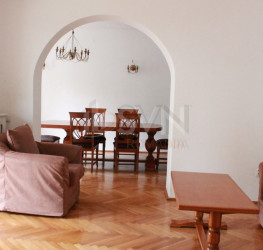 Apartament, 4 rooms with underground parking included Bucuresti/Dorobanti