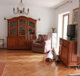 Apartament, 4 rooms with underground parking included Bucuresti/Dorobanti