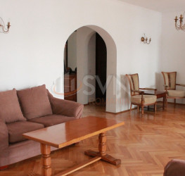 Apartament, 4 rooms with underground parking included Bucuresti/Dorobanti