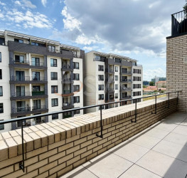 Apartament, 4 rooms with underground parking included Bucuresti/Pipera