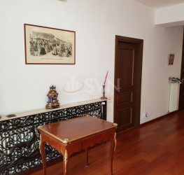 Apartament, 4 rooms with underground parking included Bucuresti/Floreasca