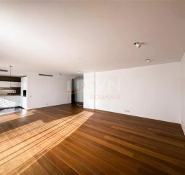 Apartament, 4 rooms with underground parking included Bucuresti/Primaverii