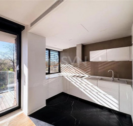 Apartament, 4 rooms with underground parking included Bucuresti/Primaverii