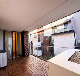 Apartament, 4 rooms with underground parking included Bucuresti/Primaverii