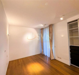 Apartament, 4 rooms with underground parking included Bucuresti/Primaverii