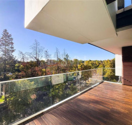 Apartament, 4 rooms with underground parking included Bucuresti/Primaverii