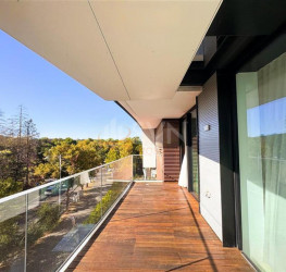 Apartament, 4 rooms with underground parking included Bucuresti/Primaverii