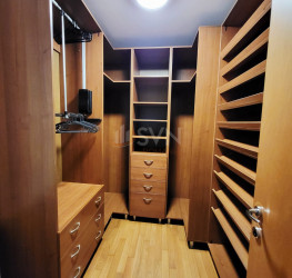 Apartament, 4 rooms with underground parking included Bucuresti/Dorobanti