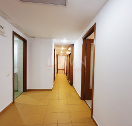 Apartament, 4 rooms with underground parking included Bucuresti/Dorobanti