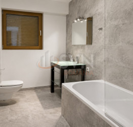 Apartament, 5 camere cu loc parcare exterior inclus Bucuresti/Primaverii