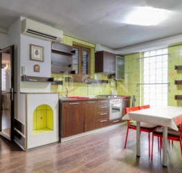 Apartament, 5 camere cu loc parcare exterior inclus Bucuresti/1 Mai