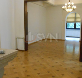 Apartament, 5 camere cu loc parcare exterior inclus Bucuresti/Capitale