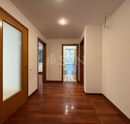 Apartament, 5 camere cu loc parcare subteran inclus Bucuresti/Primaverii