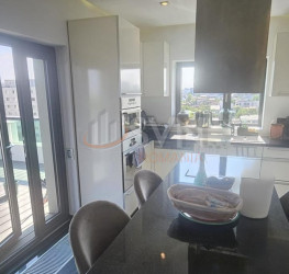 Apartament, 5 camere cu loc parcare subteran inclus Bucuresti/Lacul Tei