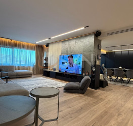 Apartament, 5 camere cu loc parcare subteran inclus Bucuresti/Herastrau