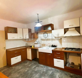 Apartament, 5 rooms, 122 mp Bucuresti/Primaverii