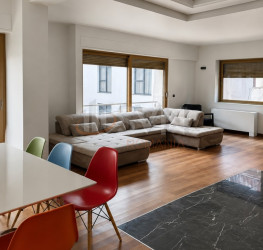 Apartament, 5 rooms with outdoor parking included Bucuresti/Primaverii