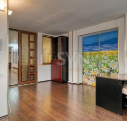Apartament, 5 rooms with outdoor parking included Bucuresti/1 Mai