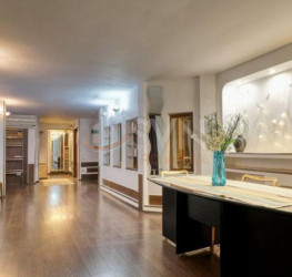 Apartament, 5 rooms with outdoor parking included Bucuresti/1 Mai