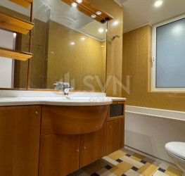 Apartament, 5 rooms with underground parking included Bucuresti/Primaverii