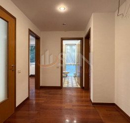 Apartament, 5 rooms with underground parking included Bucuresti/Primaverii