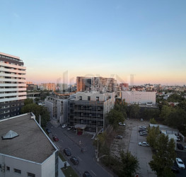 Apartament, 5 rooms with underground parking included Bucuresti/Herastrau