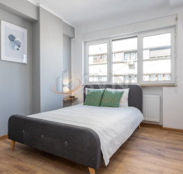 Apartament, 6 camere, 170 mp Bucuresti/P-ta Universitatii