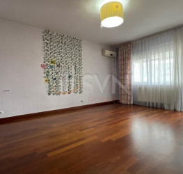 Apartament, 6 camere cu loc parcare exterior inclus Bucuresti/Sisesti