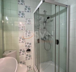 Apartament, 6 camere cu loc parcare exterior inclus Bucuresti/Sisesti